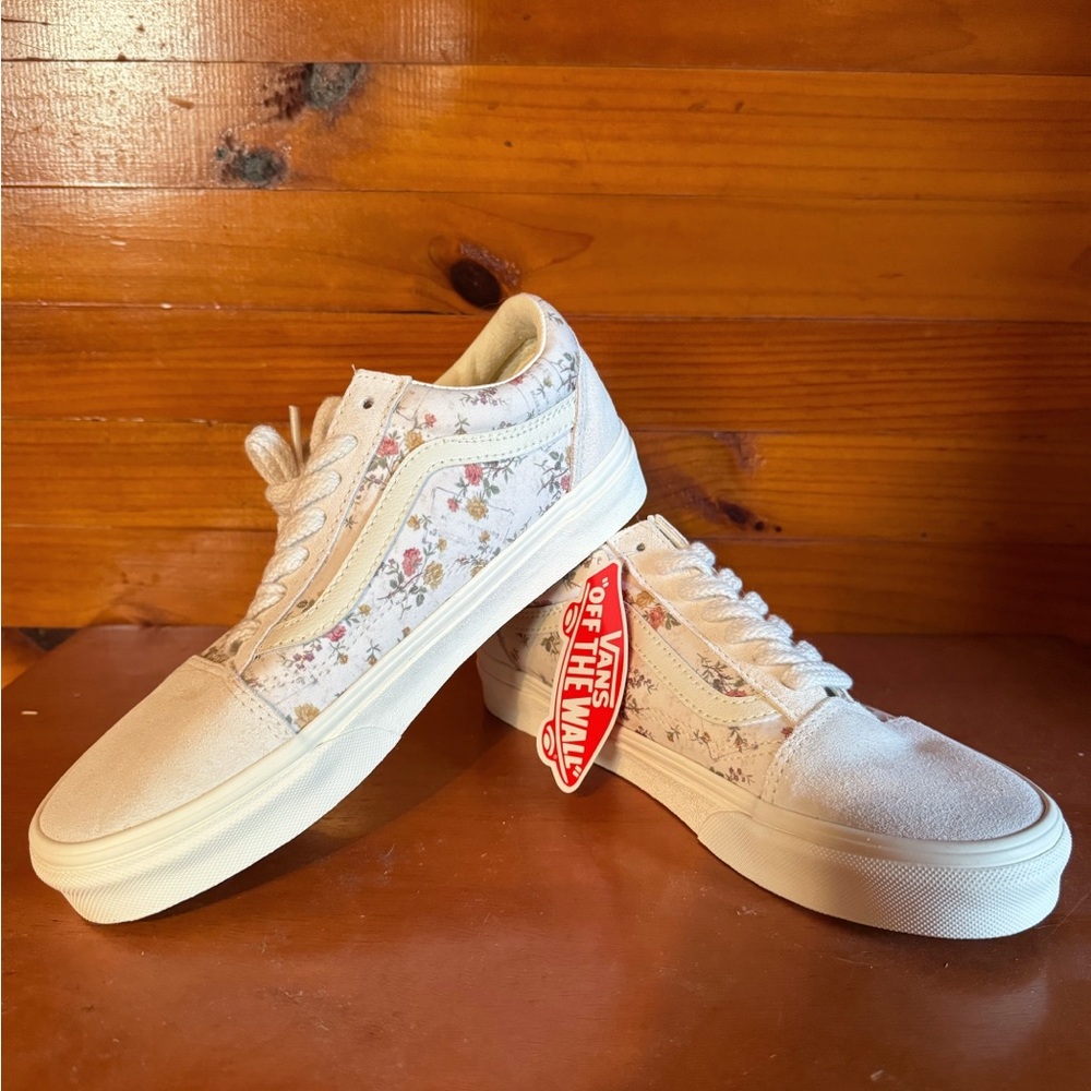 NWT FLORAL VANS